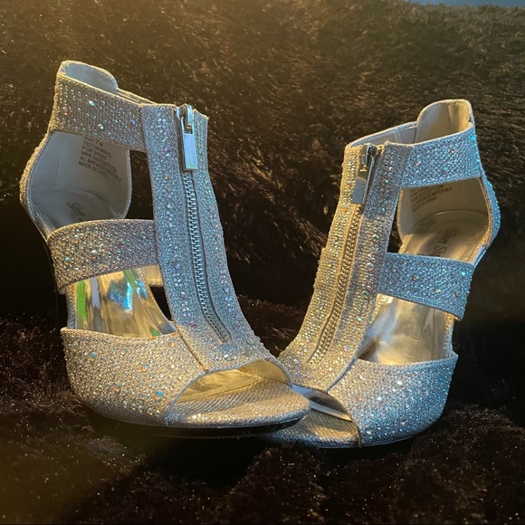 Silver High Heels - Picture 2 of 6